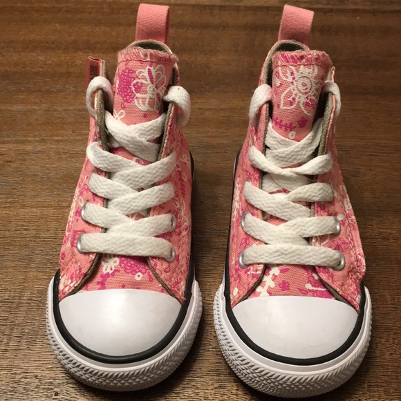 Converse Chuck Taylor All Star Hightops - Picture 2 of 8